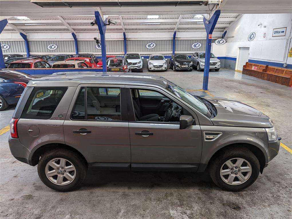 <p>2011 LAND ROVER FREELANDER GS TD4</p>