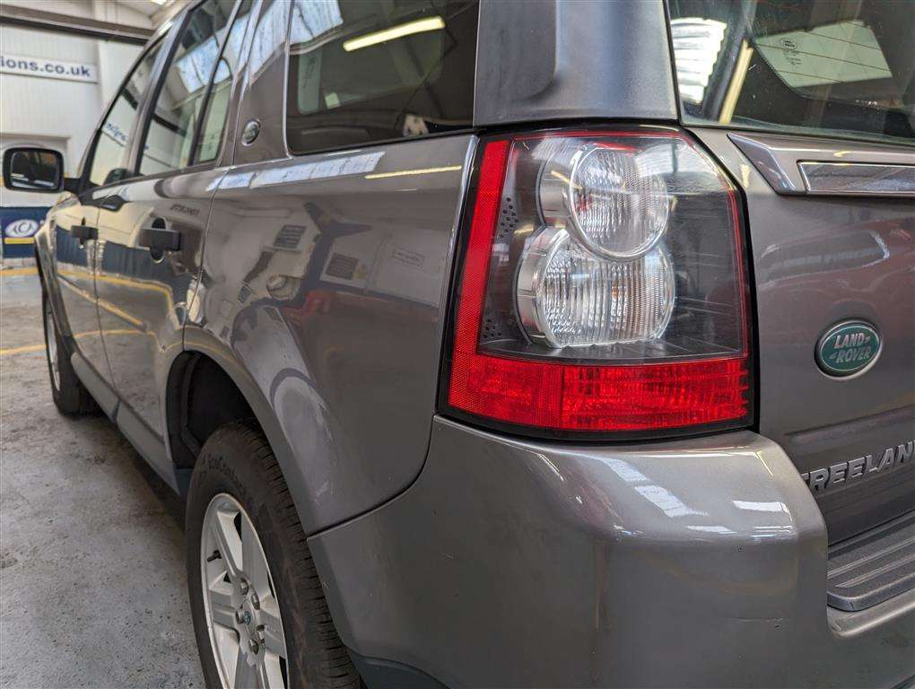 <p>2011 LAND ROVER FREELANDER GS TD4</p>