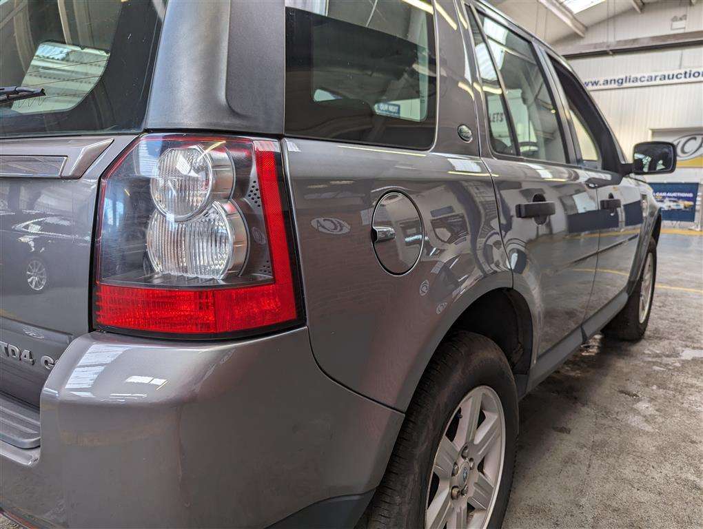 <p>2011 LAND ROVER FREELANDER GS TD4</p>