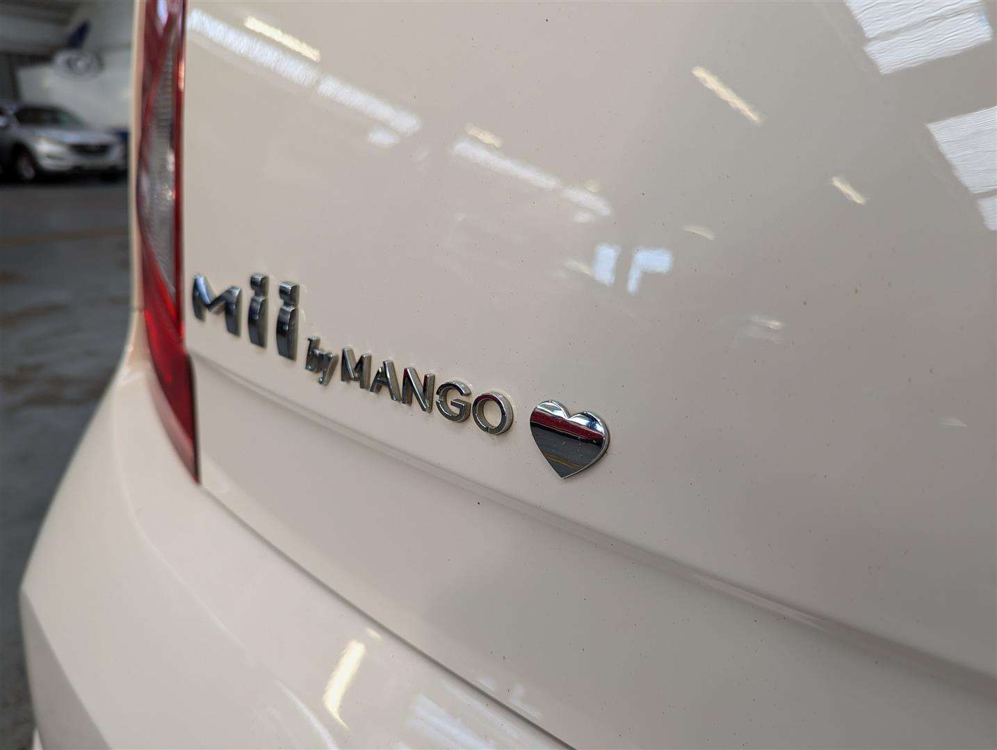 <p>2015 SEAT MII BY MANGO</p>