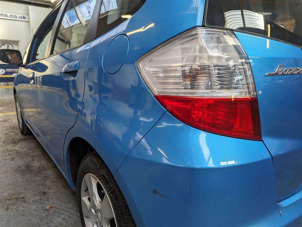 <p>2009 HONDA JAZZ I-VTEC ES</p>