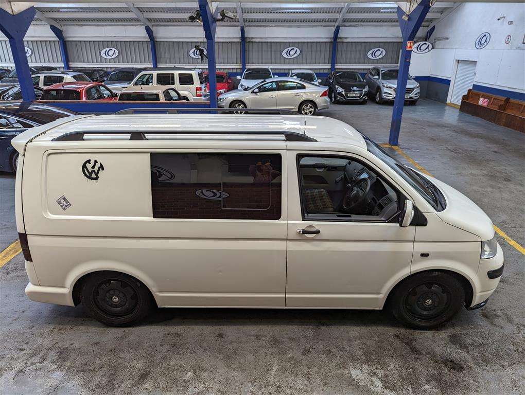 <p>2003 VOLKSWAGEN TRANSPORTER T28 85 TDI</p>