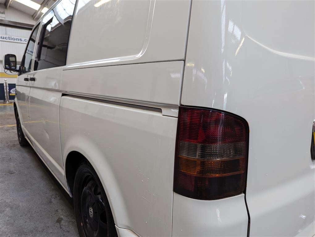 <p>2003 VOLKSWAGEN TRANSPORTER T28 85 TDI</p>