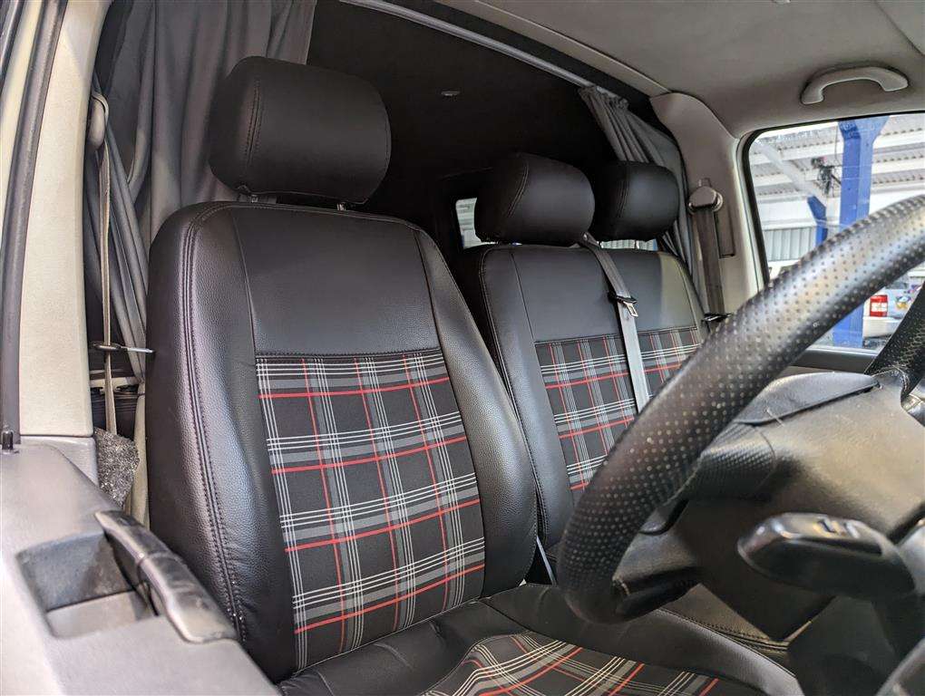 <p>2003 VOLKSWAGEN TRANSPORTER T28 85 TDI</p>