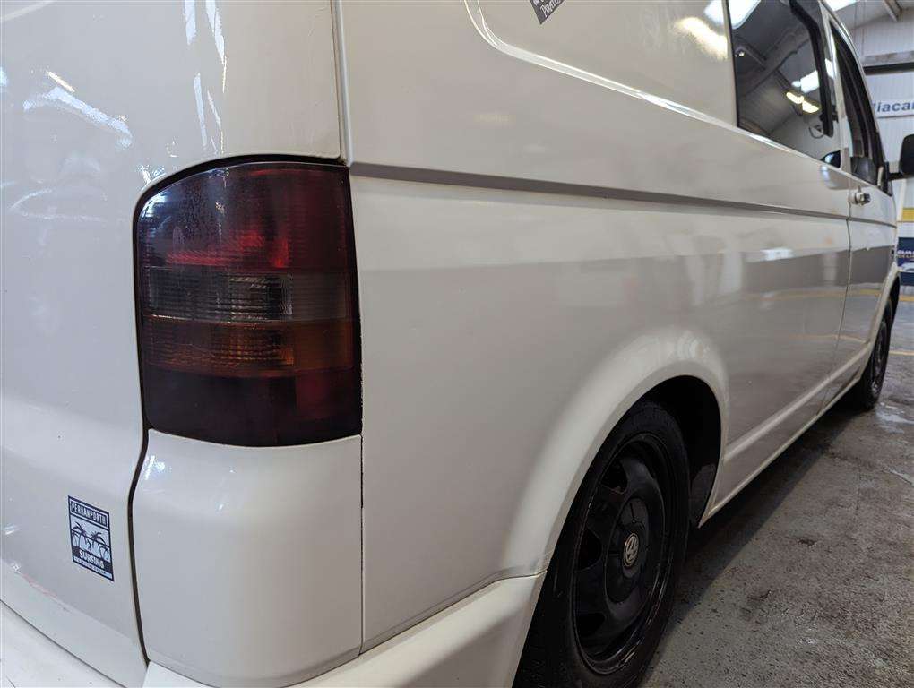 <p>2003 VOLKSWAGEN TRANSPORTER T28 85 TDI</p>