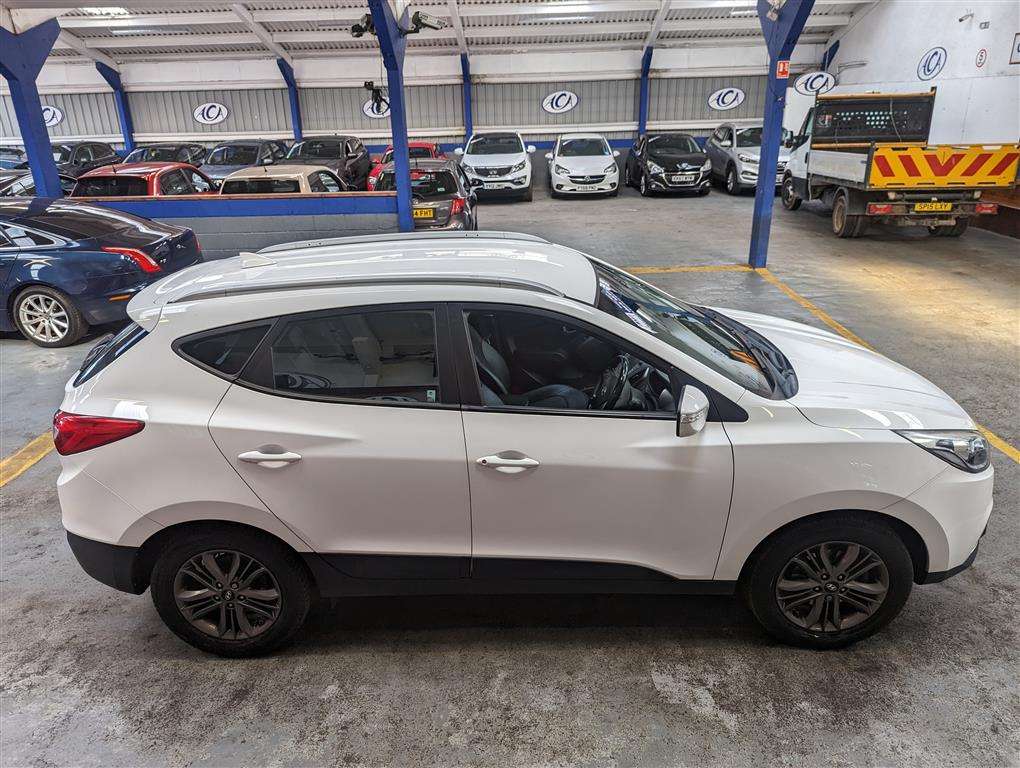 <p>2015 HYUNDAI IX35 SE NAV 4WD CRDI AUTO</p>