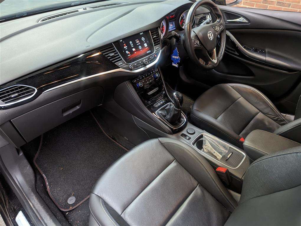 <p>2017 VAUXHALL ASTRA ELITE NAV</p>