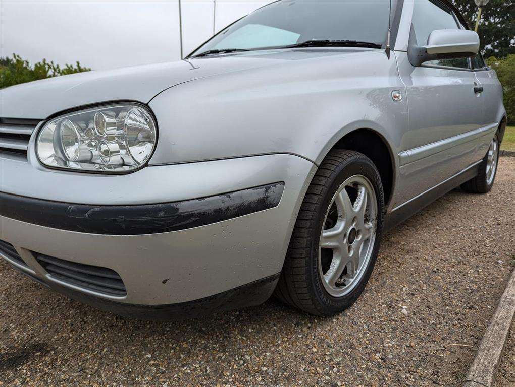 <p>2001 VOLKSWAGEN GOLF CABRIOLET SE</p>