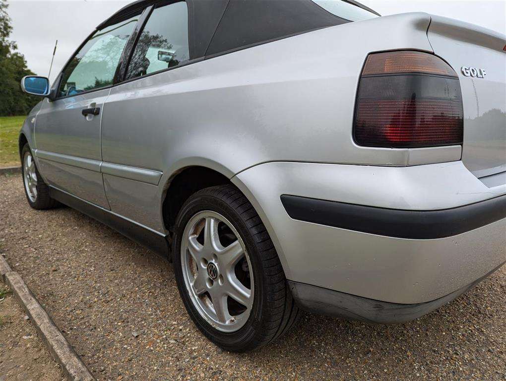 <p>2001 VOLKSWAGEN GOLF CABRIOLET SE</p>