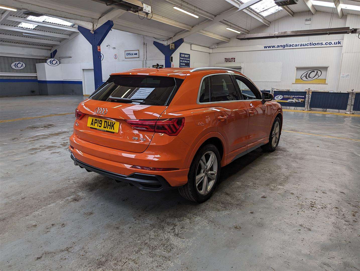 <p>2019 AUDI Q3 S LINE 35 TDI S-A</p>