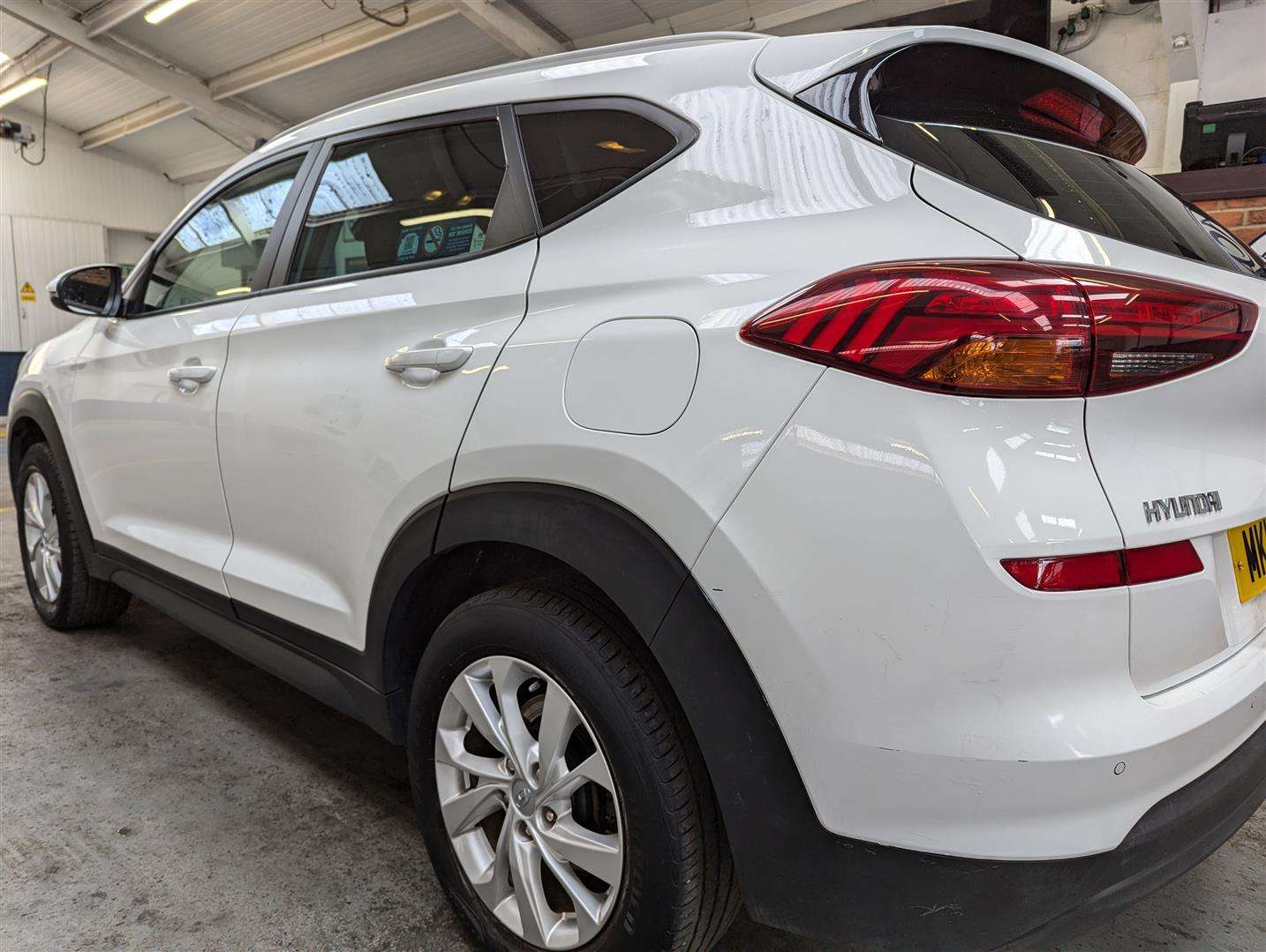 <p>2019 HYUNDAI TUCSON SE NAV GDI 2WD</p>