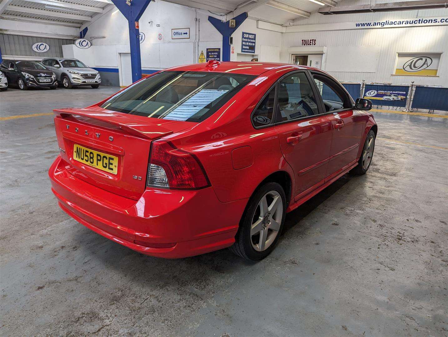 <p>2008 VOLVO S40 **SOLD</p>