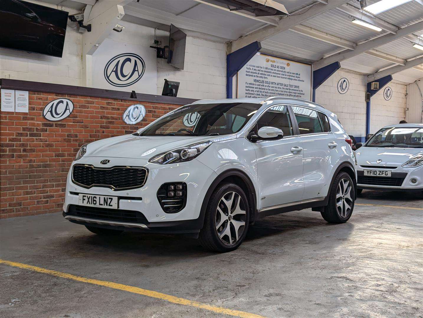 <p>2016 KIA SPORTAGE GT-LINE</p>