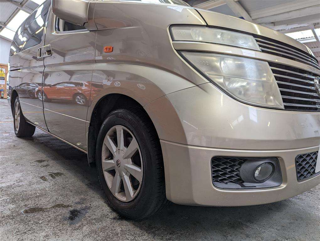 <p>2002 NISSAN ELGRAND</p>