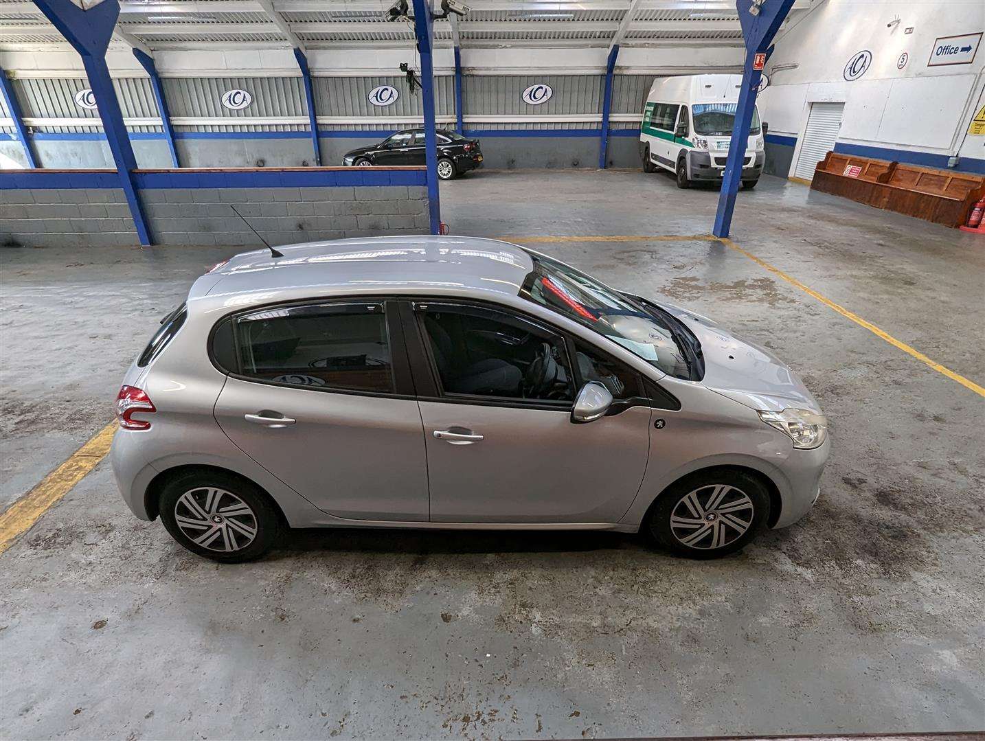 <p>2014 PEUGEOT 208 ACCESS PLUS HDI</p>