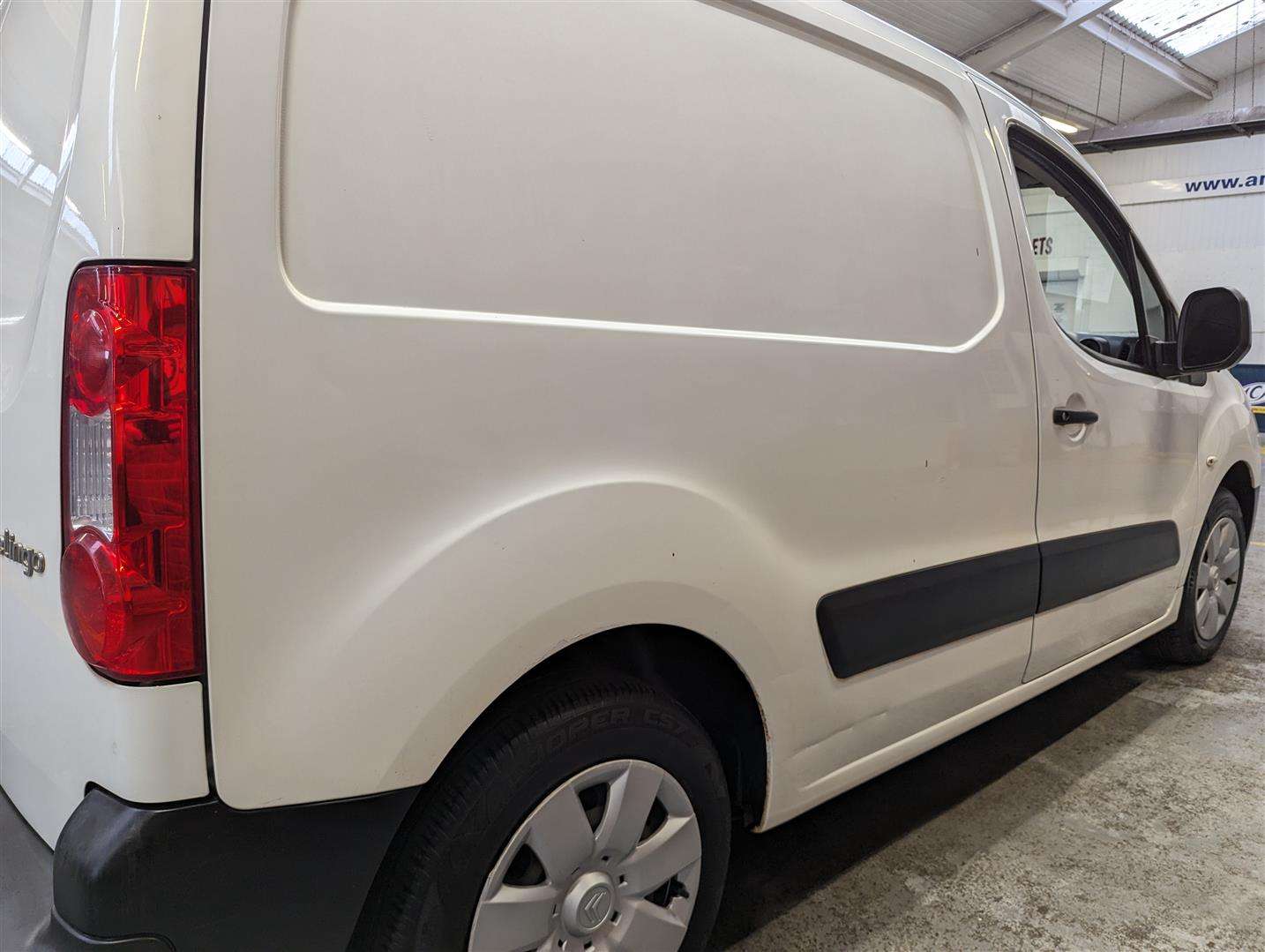 <p>2011 CITROEN BERLINGO 625 EN-PRISE HDI</p>