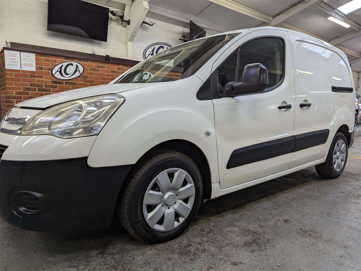 <p>2011 CITROEN BERLINGO 625 EN-PRISE HDI</p>