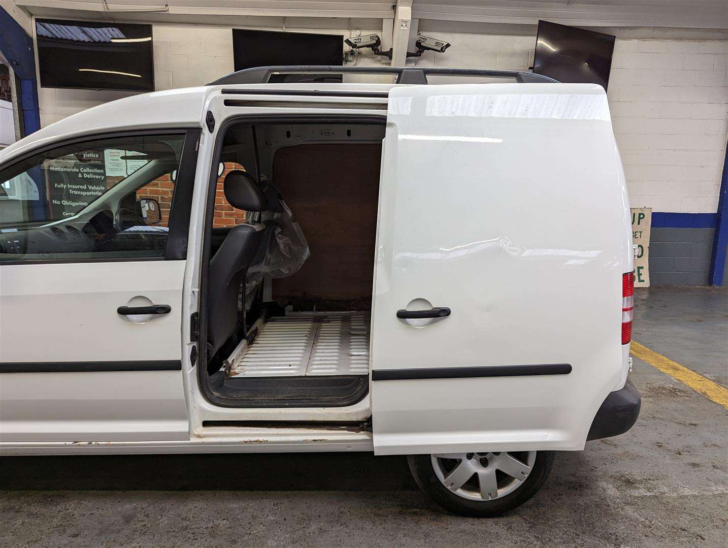 <p>2011 VOLKSWAGEN CADDY C20 TDI 102</p>