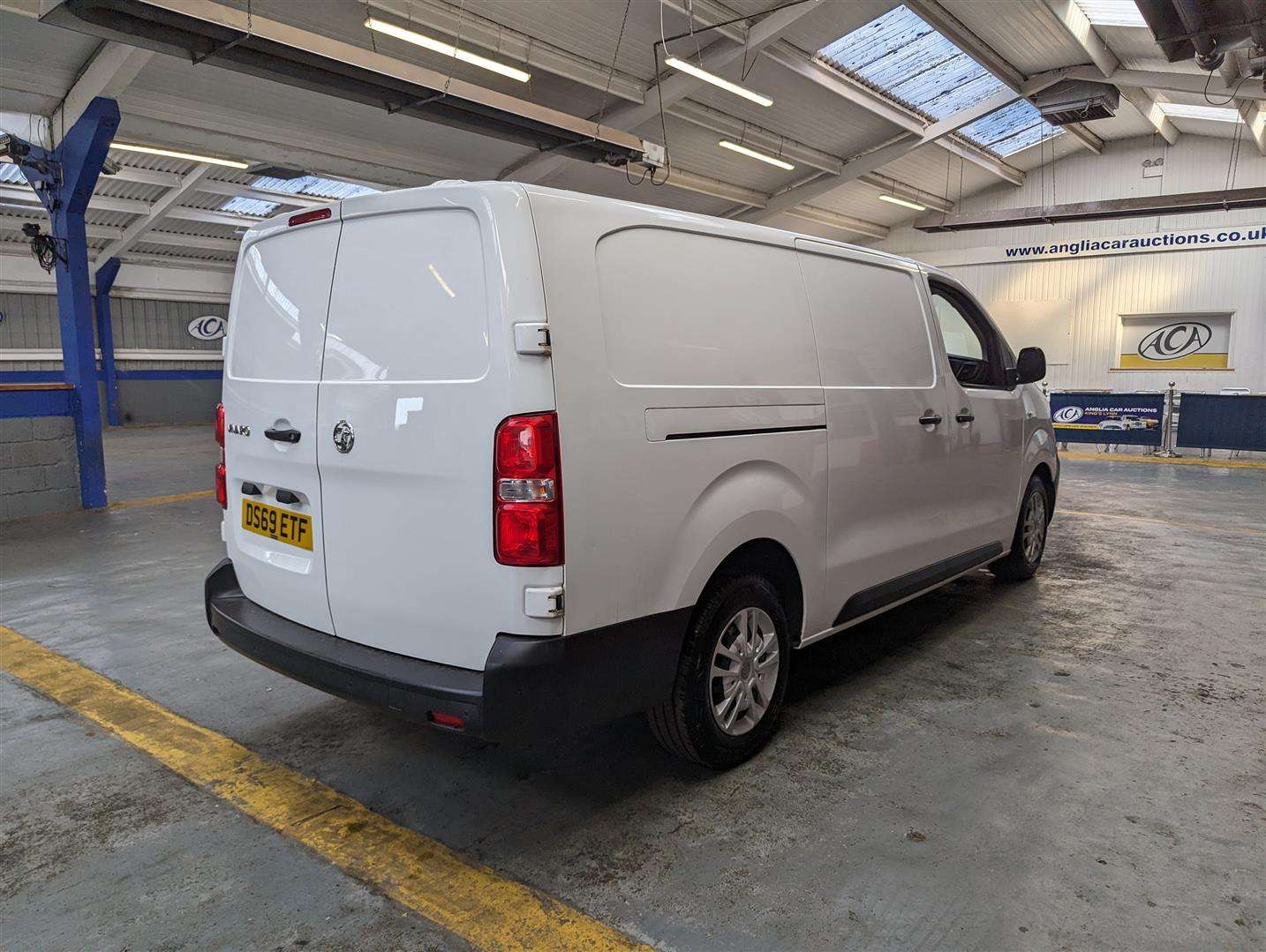 <p>2019 VAUXHALL VIVARO 2900 DYNAMIC S/S</p>