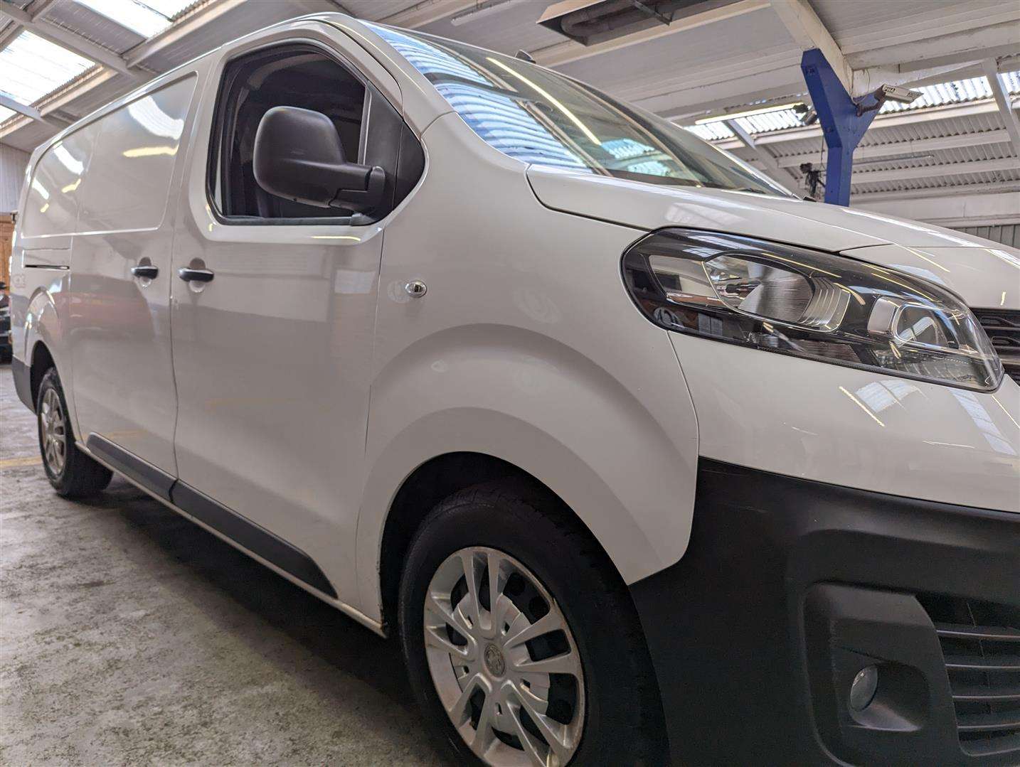 <p>2019 VAUXHALL VIVARO 2900 DYNAMIC S/S</p>