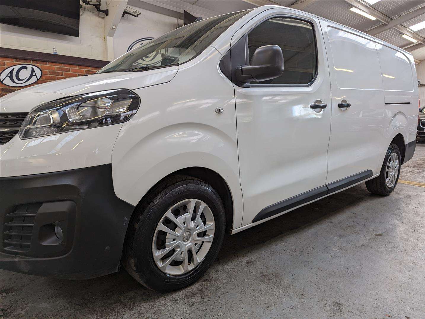 <p>2019 VAUXHALL VIVARO 2900 DYNAMIC S/S</p>