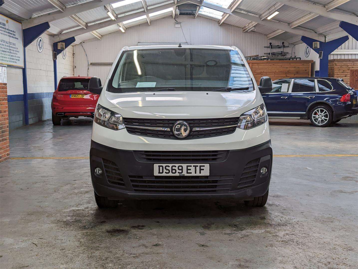 <p>2019 VAUXHALL VIVARO 2900 DYNAMIC S/S</p>