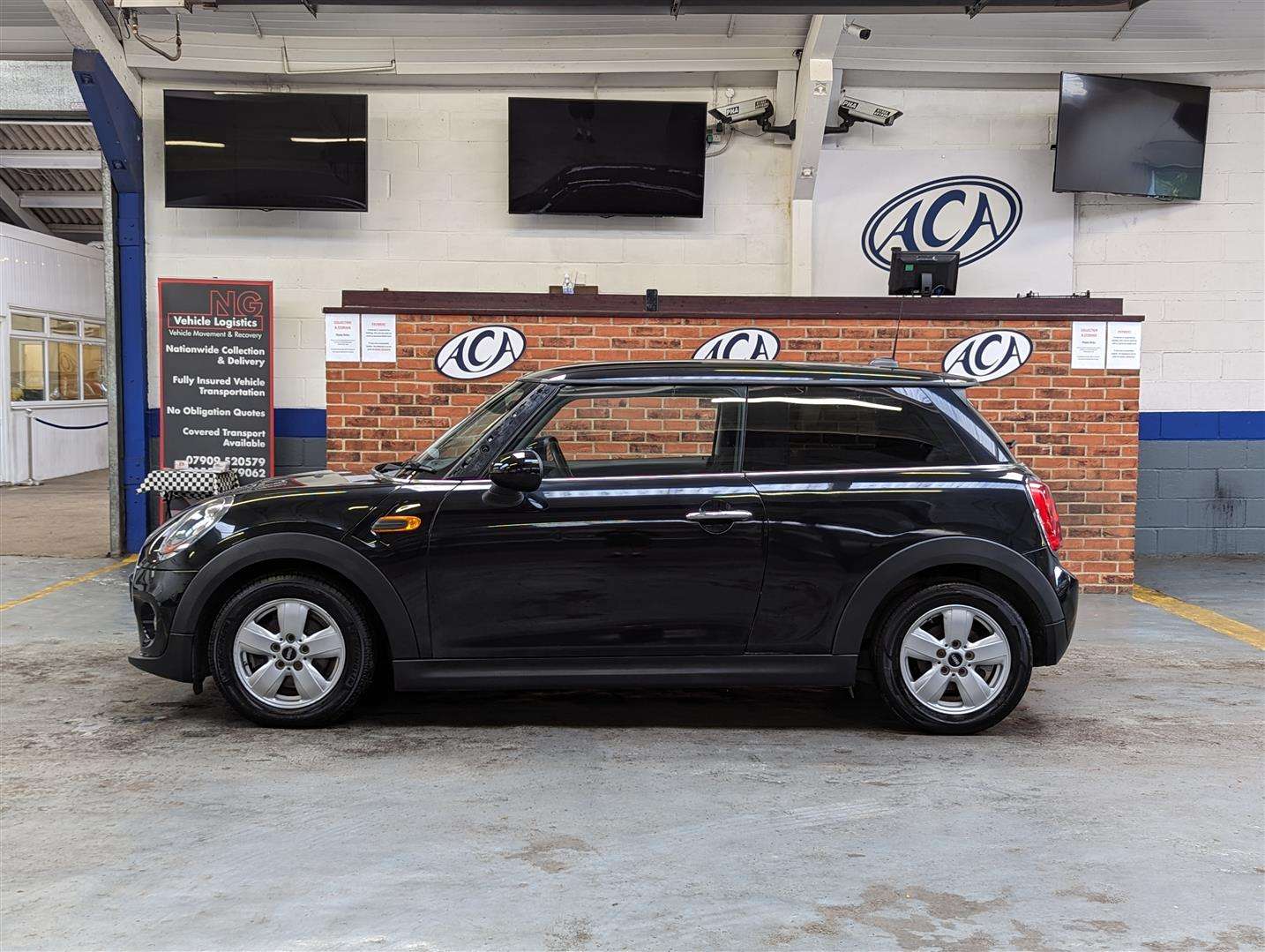 <p>2015 MINI COOPER D</p>