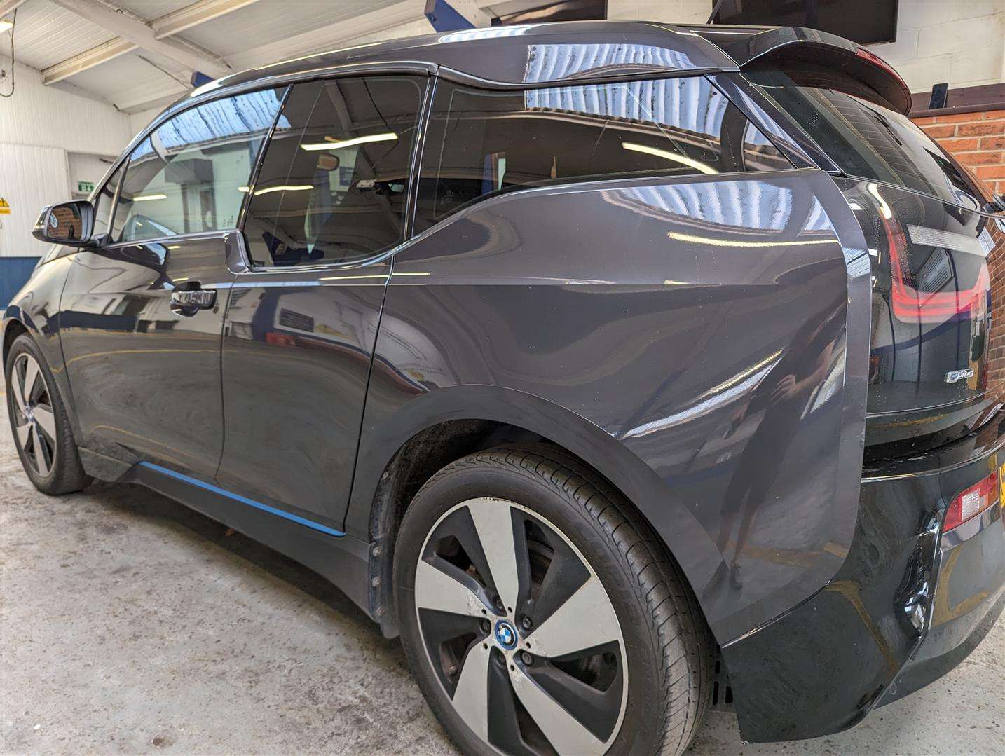 <p>2014 BMW I3 RANGE EXTENDER</p>