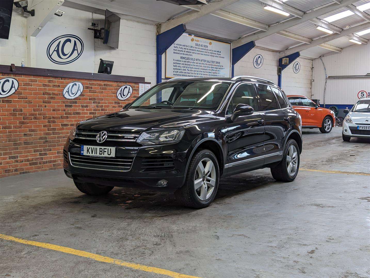 <p>2011 VOLKSWAGEN TOUAREG V6 TSI HYBRID AUTO</p>