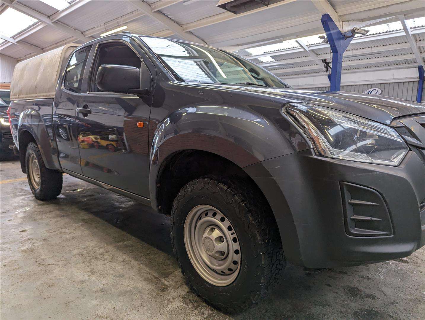 <p>2019 ISUZU D-MAX</p>