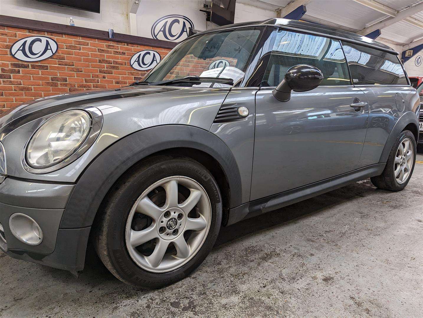 <p>2010 MINI COOPER GRAPHITE CLUBMAN D</p>