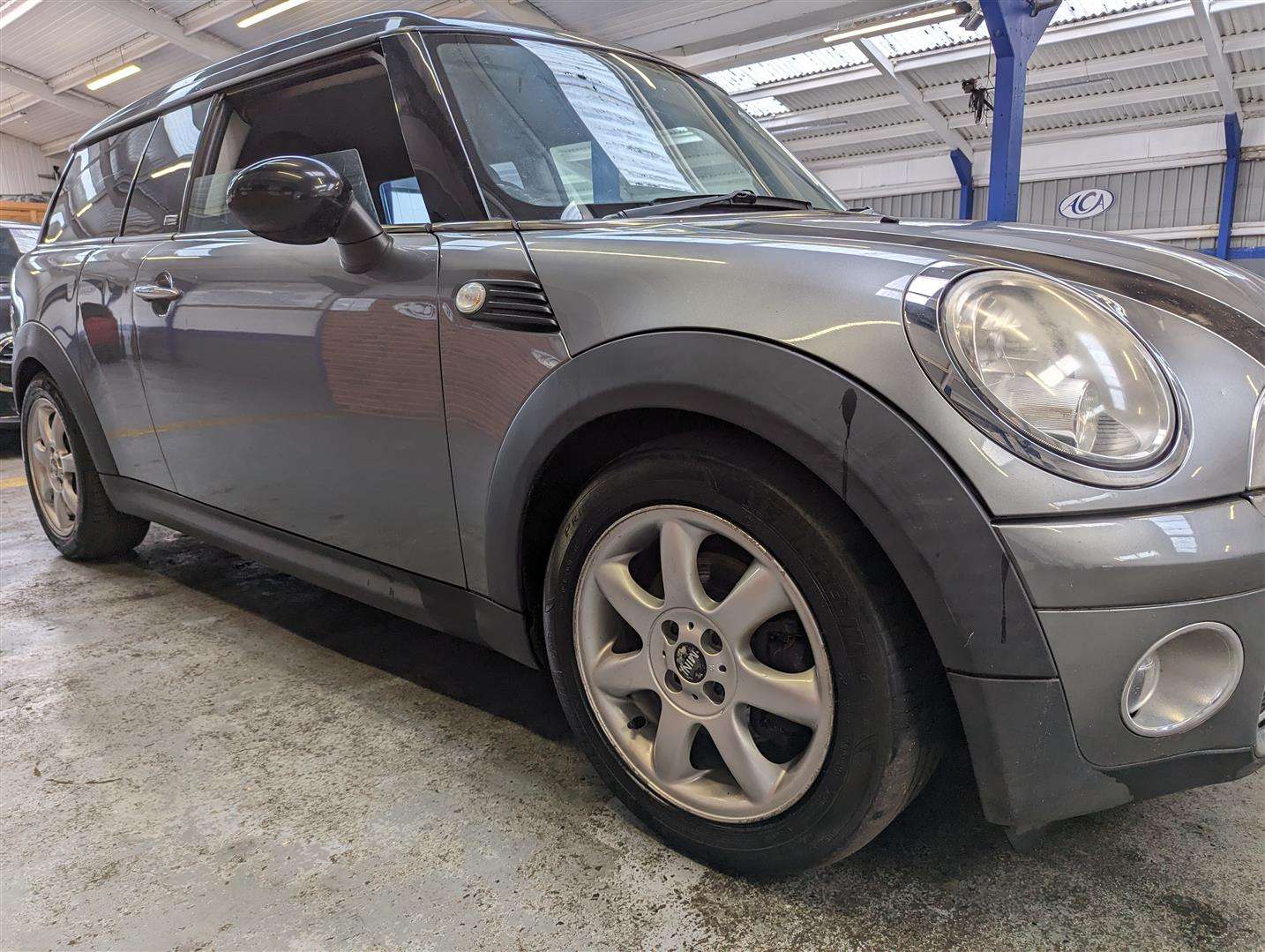 <p>2010 MINI COOPER GRAPHITE CLUBMAN D</p>