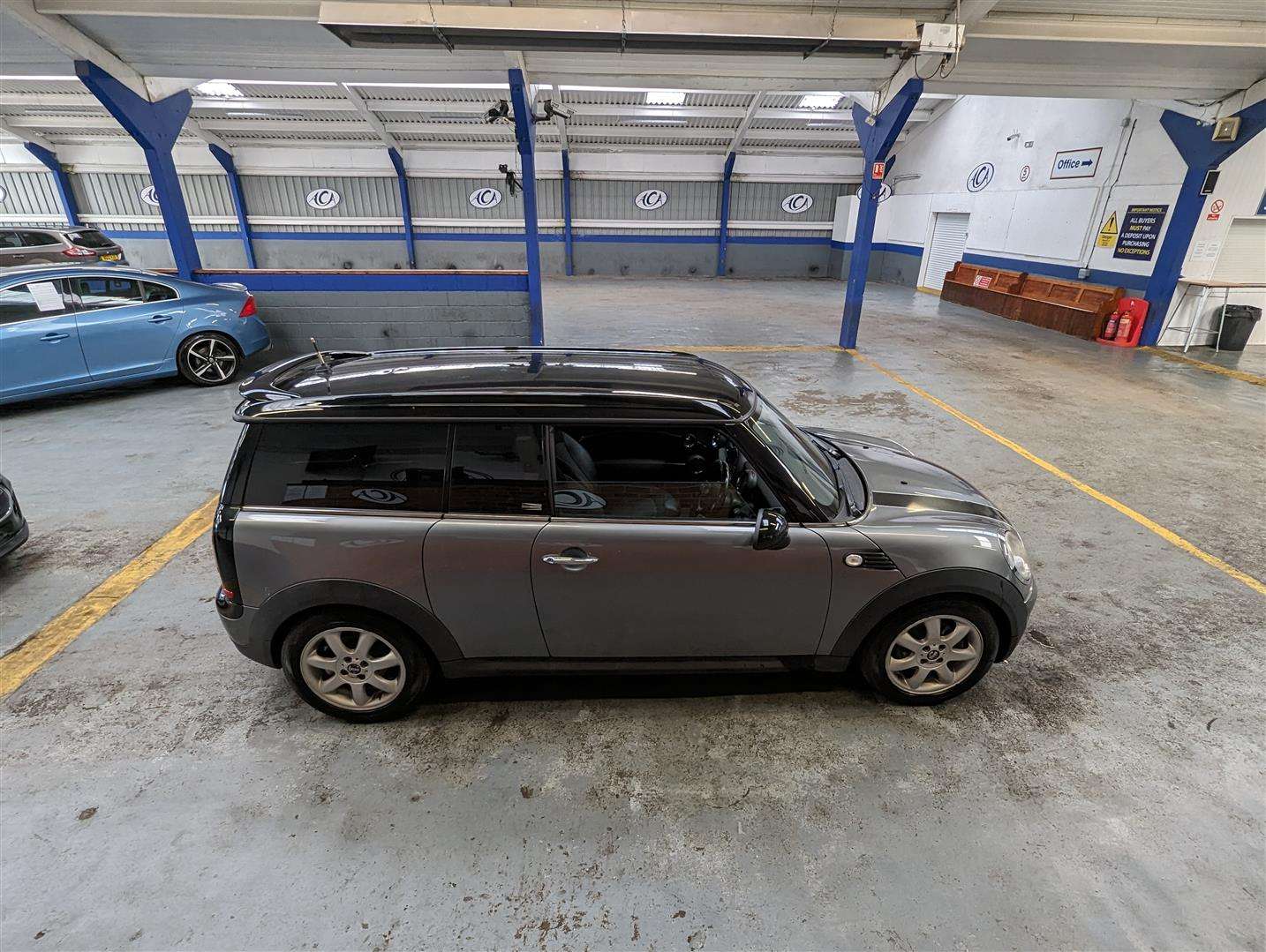 <p>2010 MINI COOPER GRAPHITE CLUBMAN D</p>