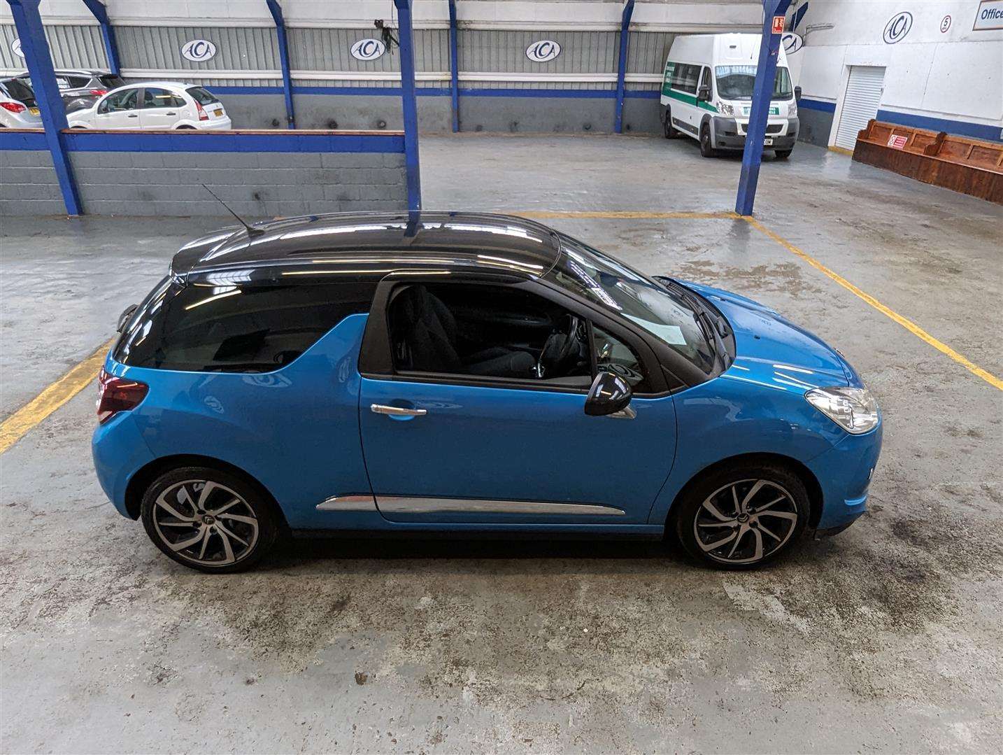 <p>2014 CITROEN DS3 DSTYLE + E-HDI</p>