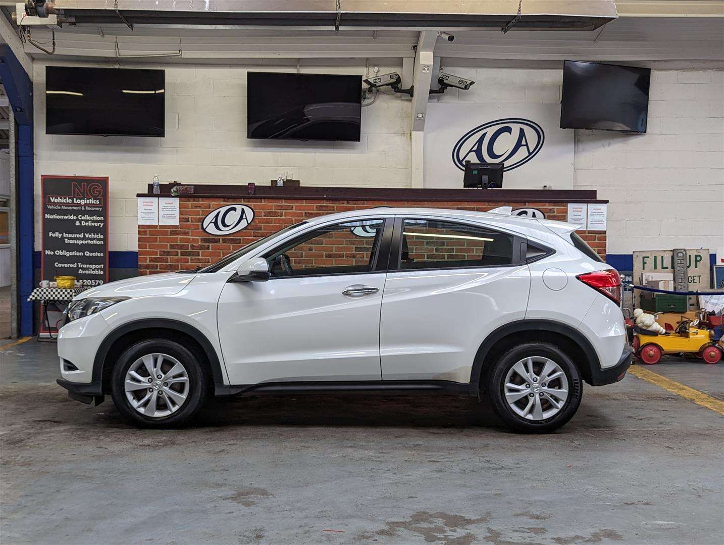 <p>2016 HONDA HR-V S I-DTEC</p>