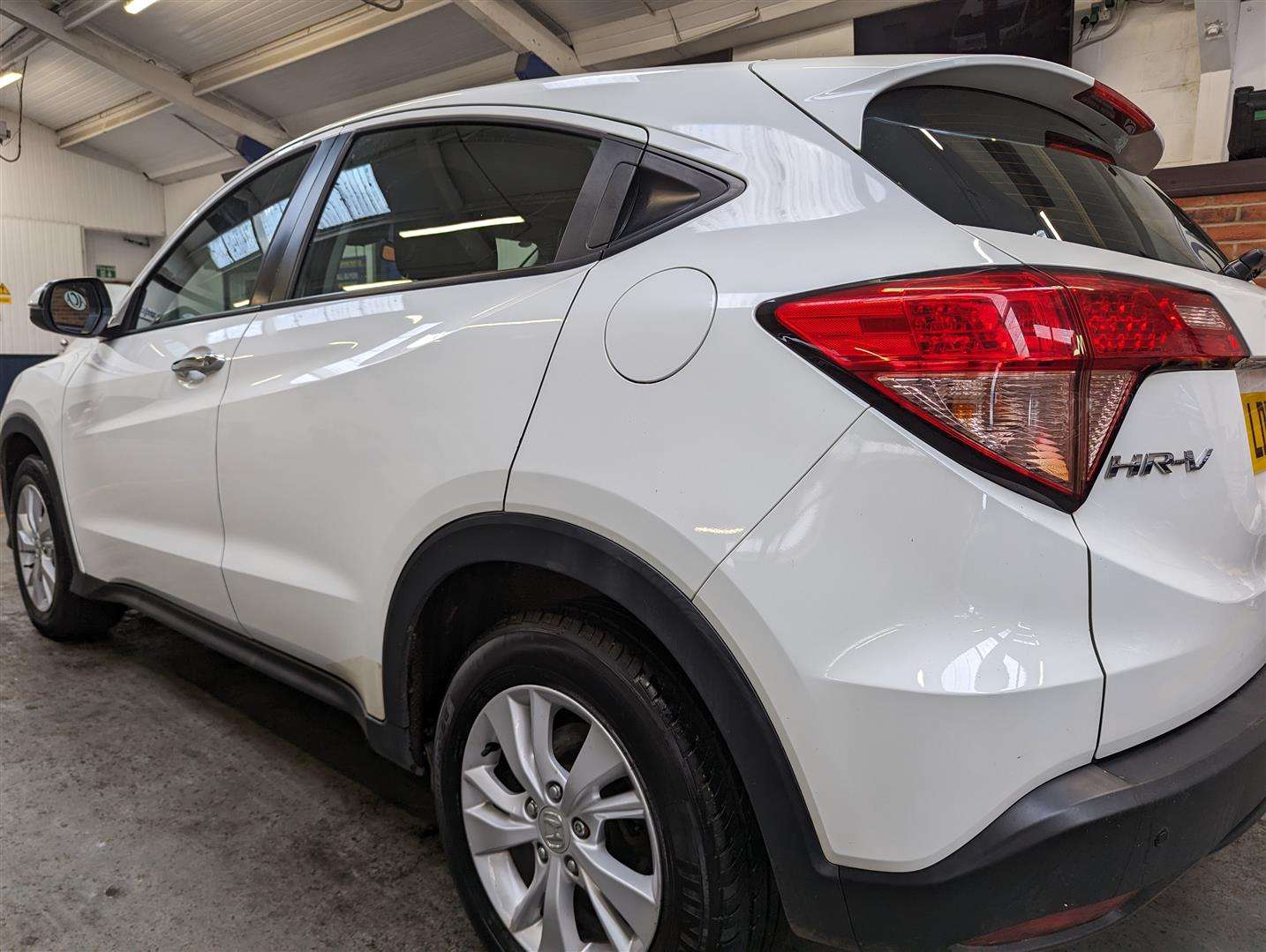 <p>2016 HONDA HR-V S I-DTEC</p>