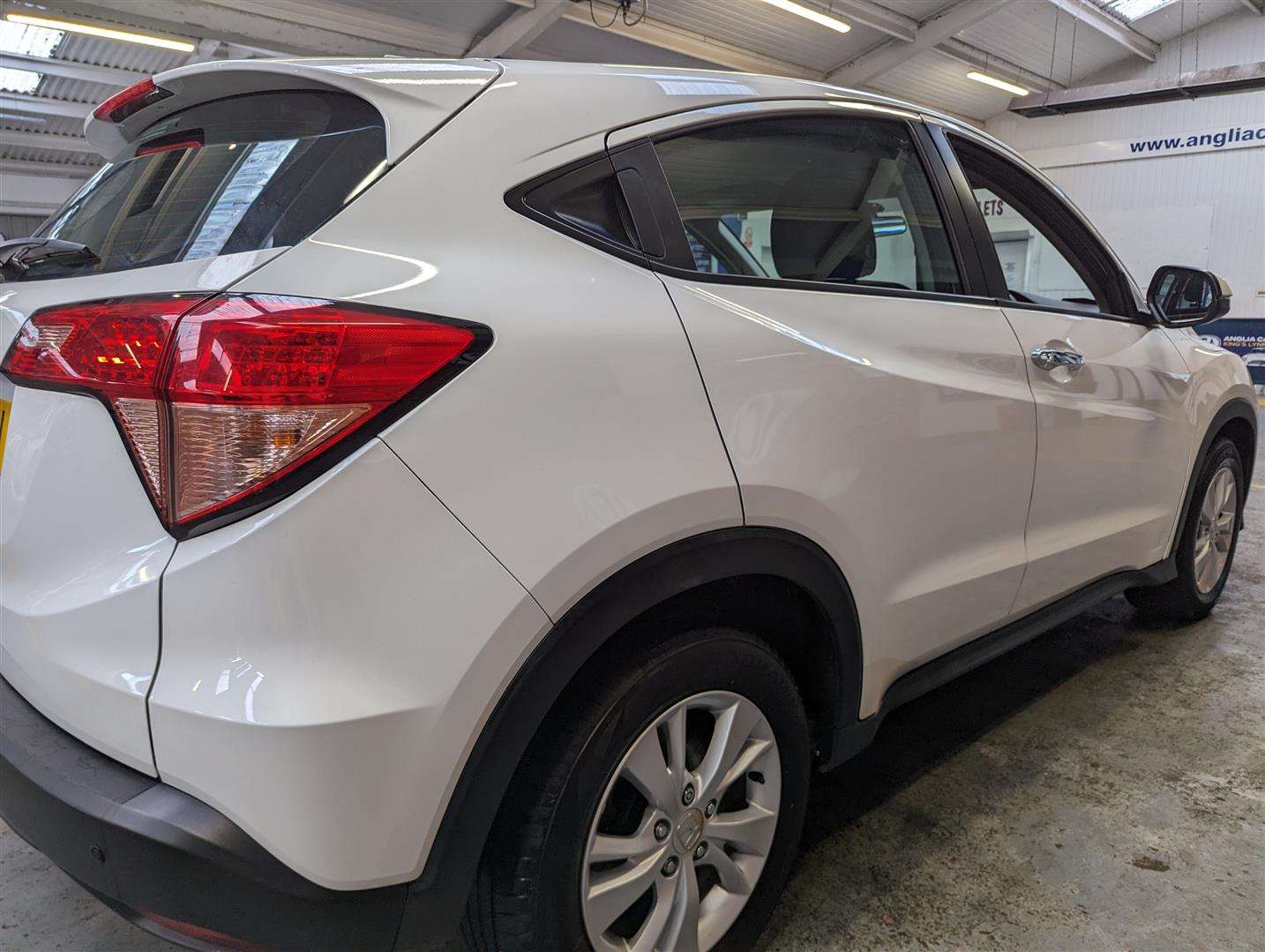 <p>2016 HONDA HR-V S I-DTEC</p>