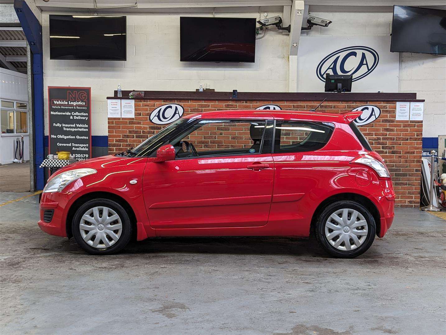 <p>2013 SUZUKI SWIFT SZ2</p>