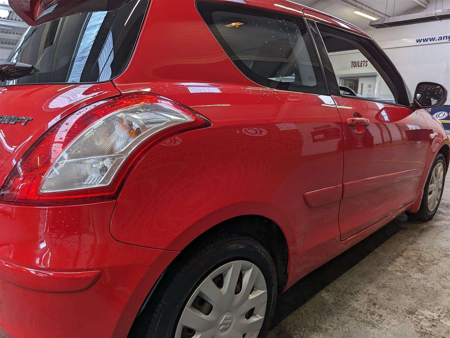 <p>2013 SUZUKI SWIFT SZ2</p>