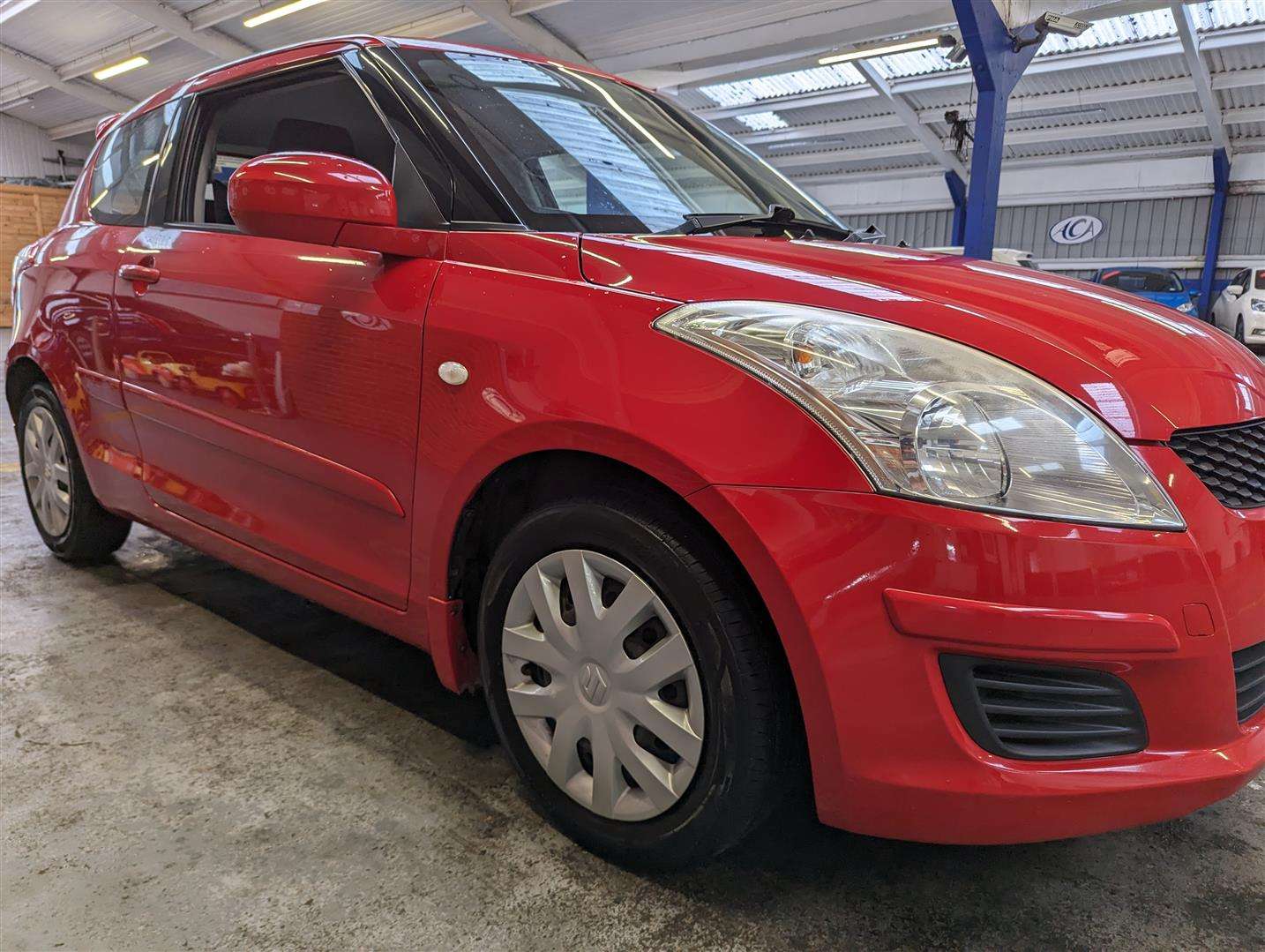 <p>2013 SUZUKI SWIFT SZ2</p>