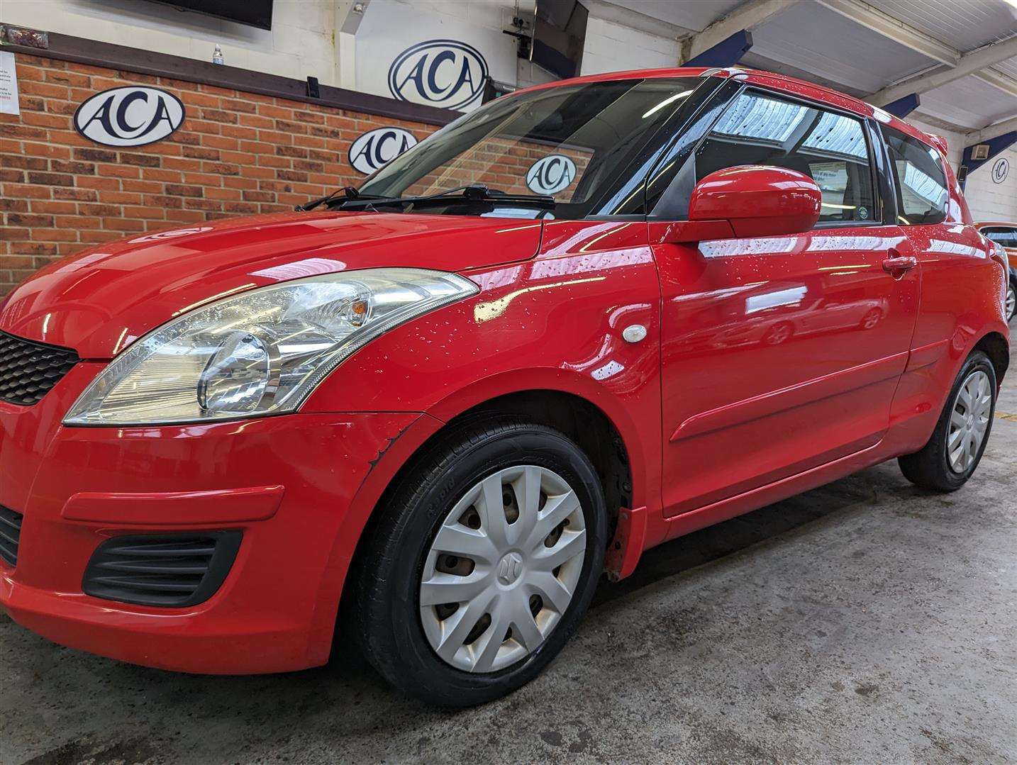 <p>2013 SUZUKI SWIFT SZ2</p>