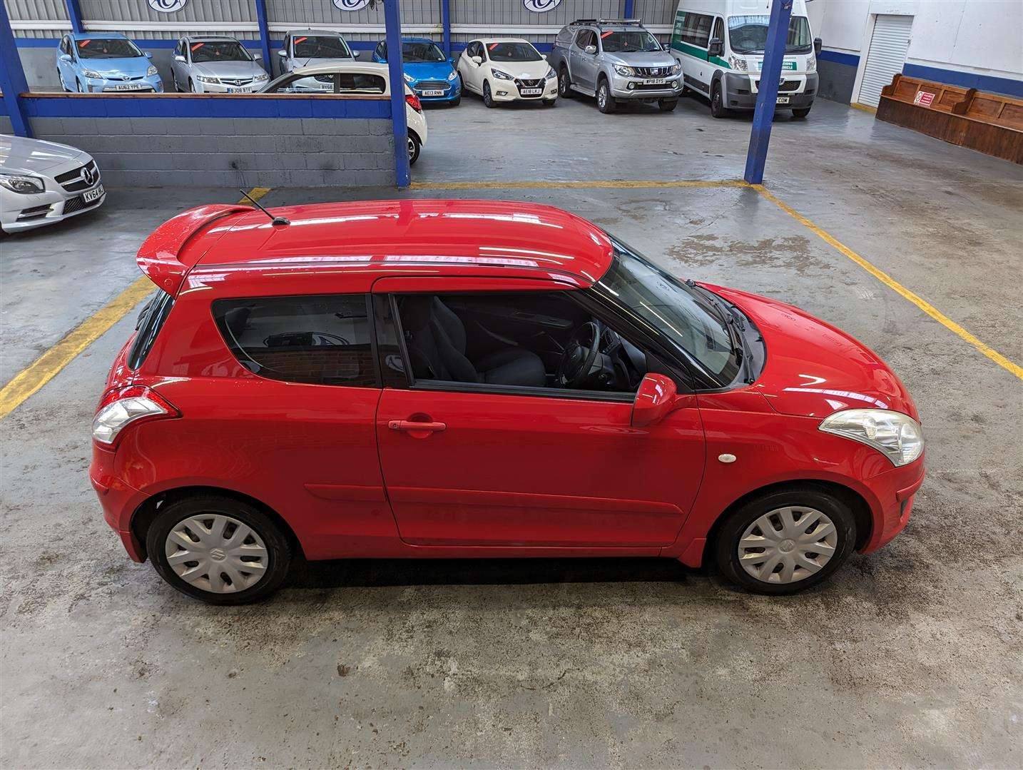 <p>2013 SUZUKI SWIFT SZ2</p>