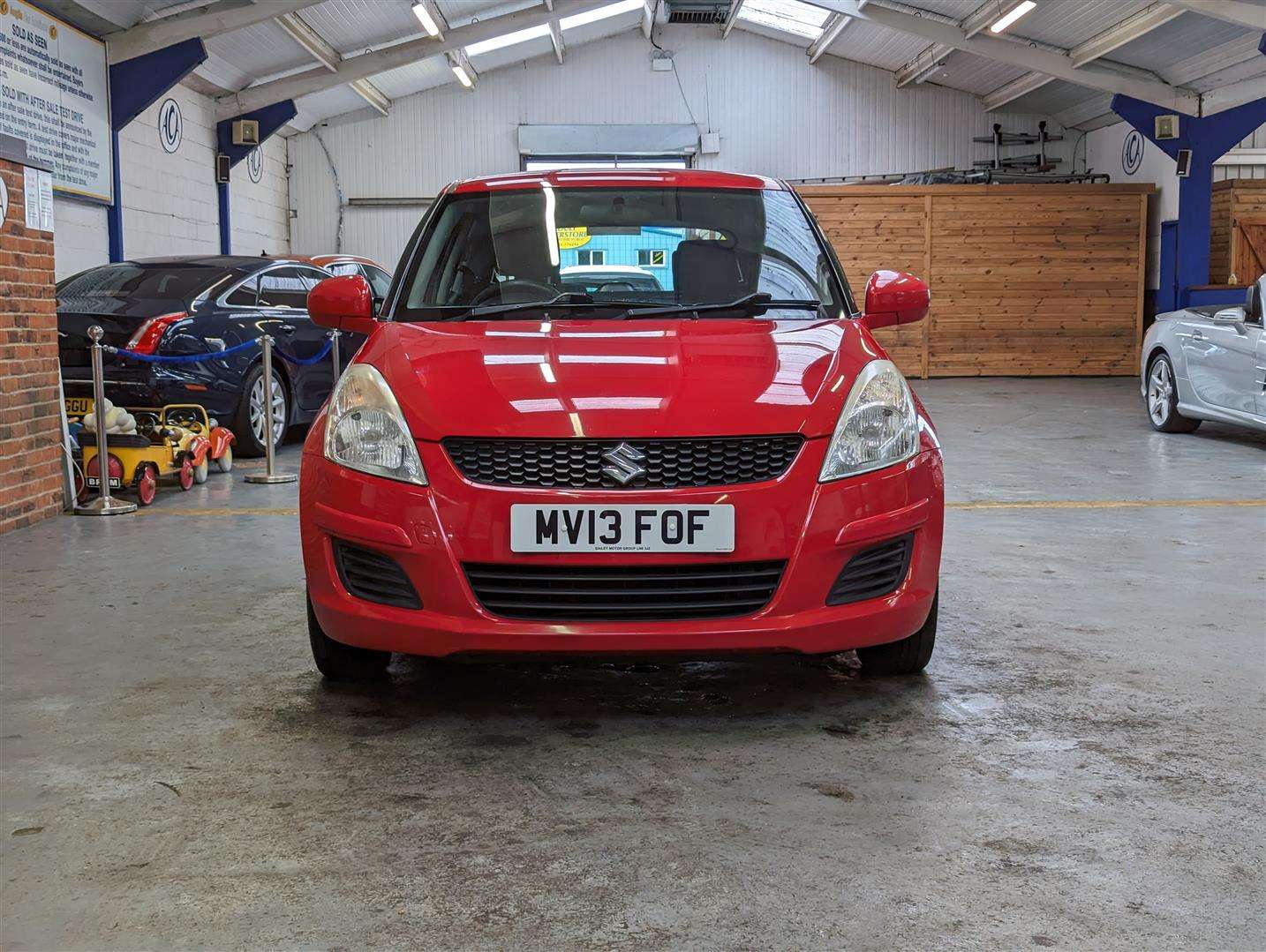 <p>2013 SUZUKI SWIFT SZ2</p>