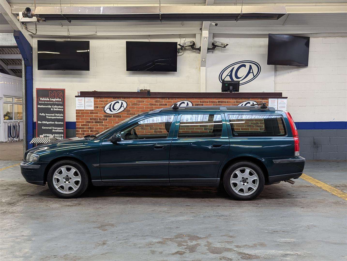 <p>2001 VOLVO V70 AUTO</p>