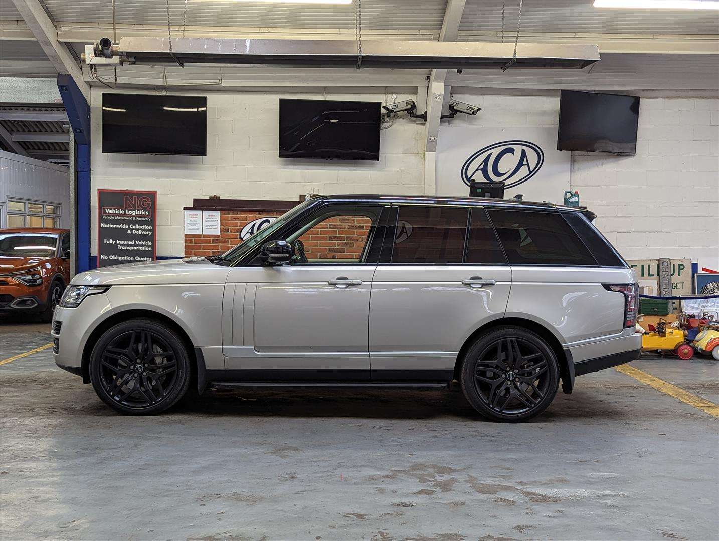 <p>2015 LAND ROVER RANGE ROVER VOGUE SE SDV8</p>