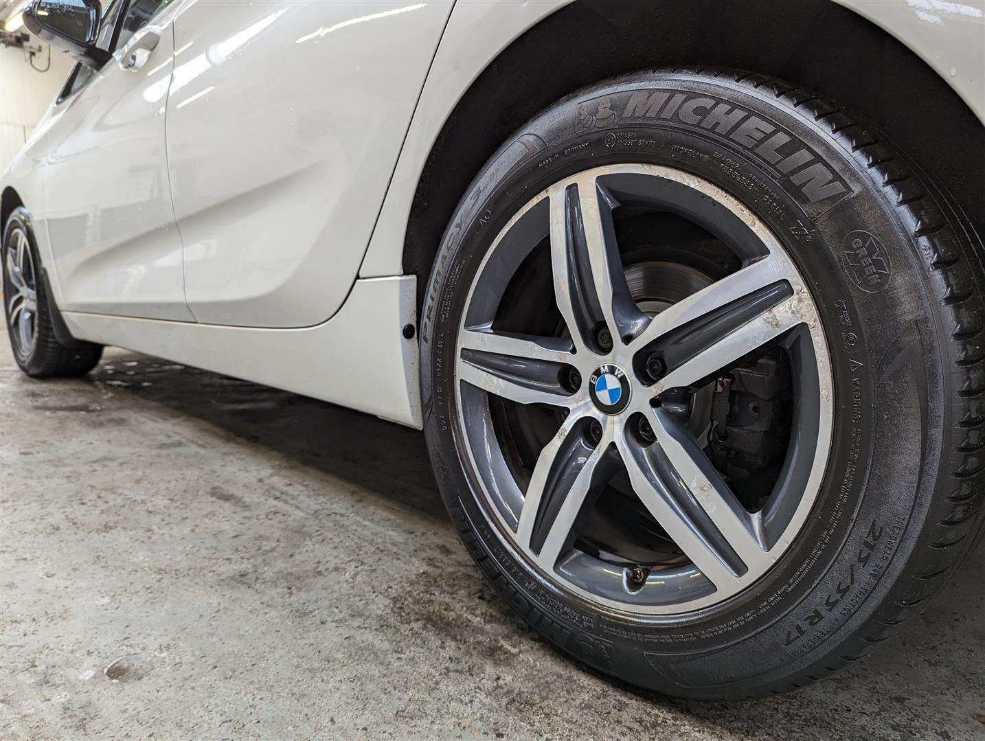 <p>2015 BMW 218D SPORT</p>