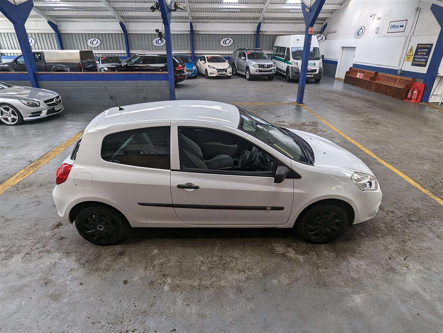 <p>2009 RENAULT CLIO EXTREME</p>