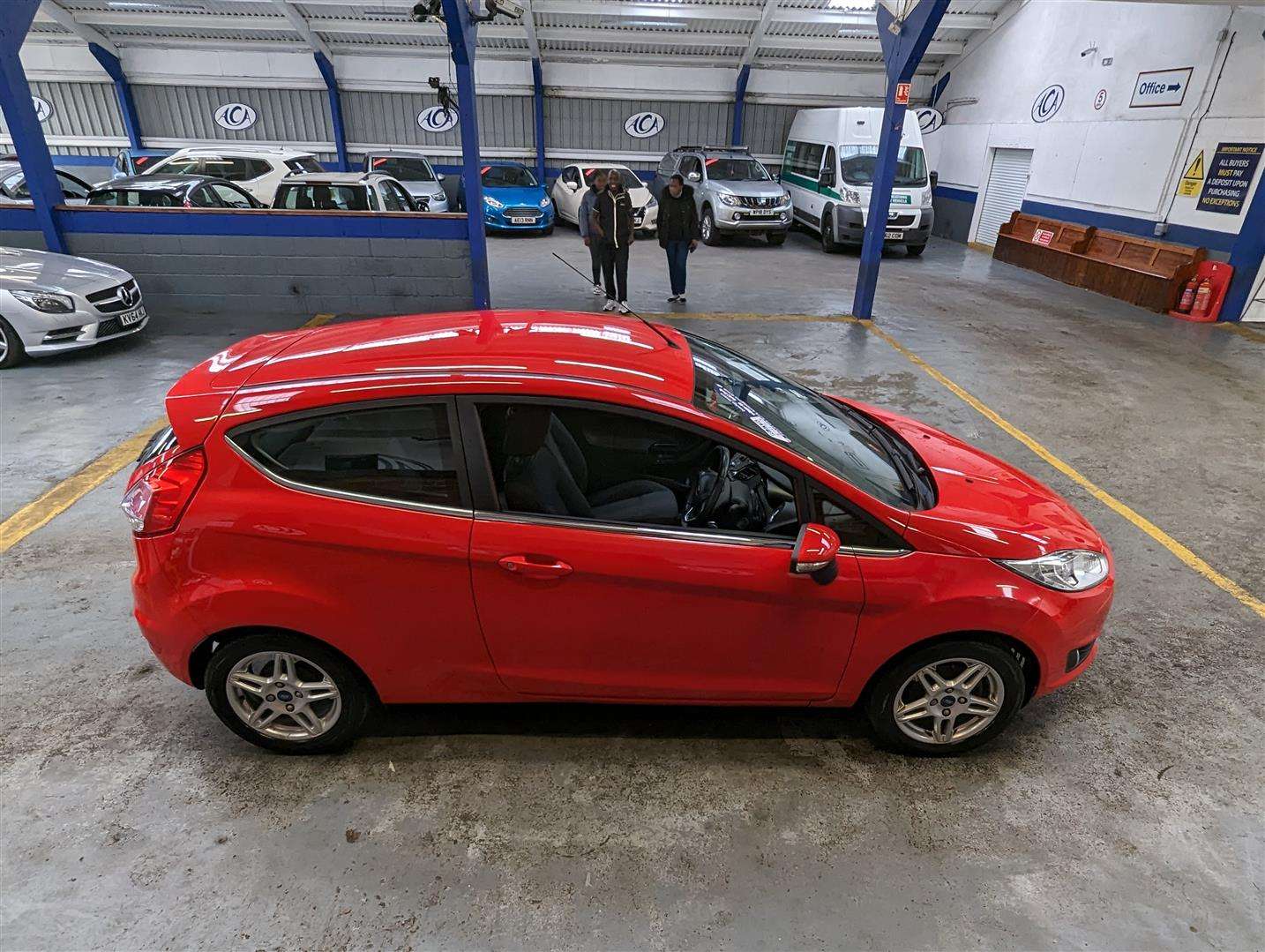 <p>2014 FORD FIESTA ZETEC</p>