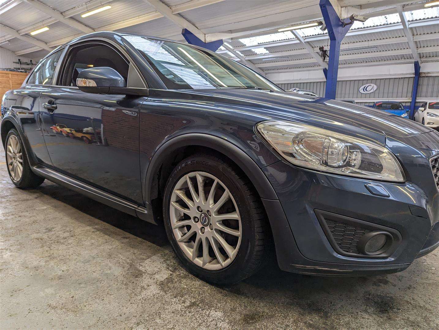 <p>2011 VOLVO C30 SE LUX D3</p>