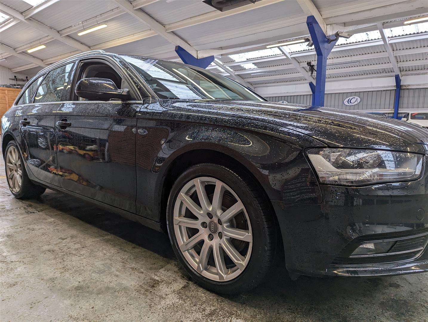 <p>2013 AUDI A4 SE TECHNIK TDI QUATTRO</p>